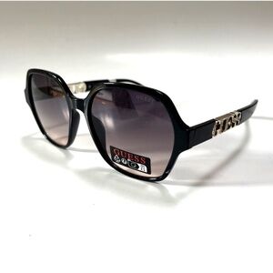 Guess Black Sunglasses for Women on Sale up to 90% Off: Poshmark display picture 1
